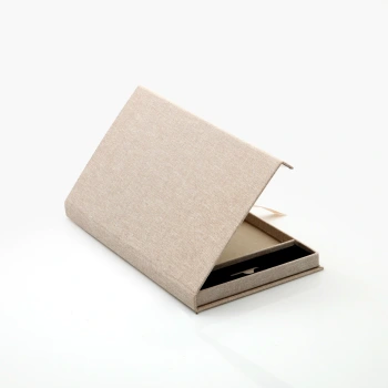 Pudełko płótno na zdjęcia 15x23 i pendrive (do 50 zdjęć)