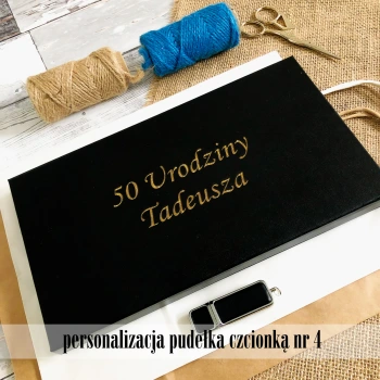 Czarne pudełko na zdjęcia 15x23 i pendrive (do 50 zdjęć)