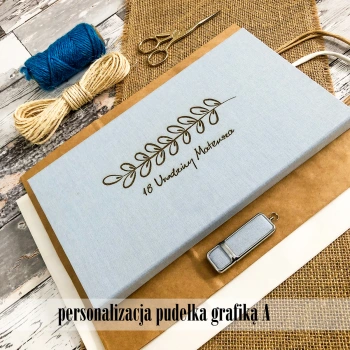 Pudełko płótno pastel niebieskie na zdjęcia 15x23 i pendrive (do 50 zdjęć)