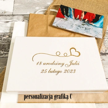 Białe pudełko na zdjęcia 15x23 i pendrive (do 100 zdjęć)
