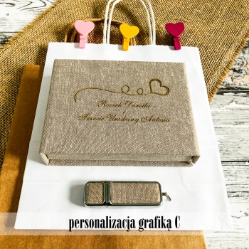 Zestaw beżowy pendrive w pudełku