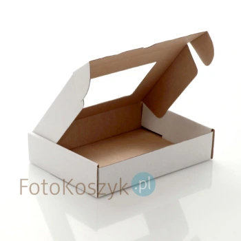 Kartonowe pudełko z okienkiem na zdjęcia 15x21