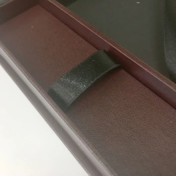 Bordowe pudełko na zdjęcia 15x23 i pendrive (do 100 zdjęć)