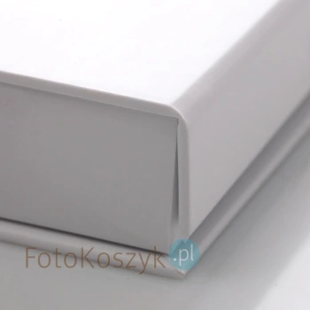 Białe laminowane pudełko na duży pendrive (ze skóry lub materiału)