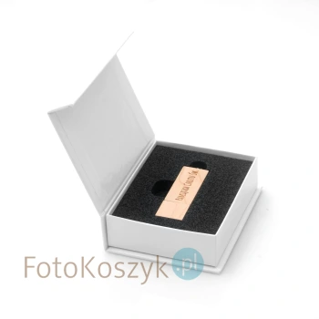Białe, laminowane pudełko na pendrive drewniany