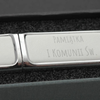 Biały pendrive Pamiątka I Komunii Św. (8GB)