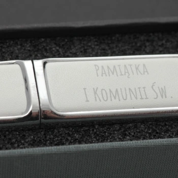 Biały pendrive Pamiątka I Komunii Św. (16GB)