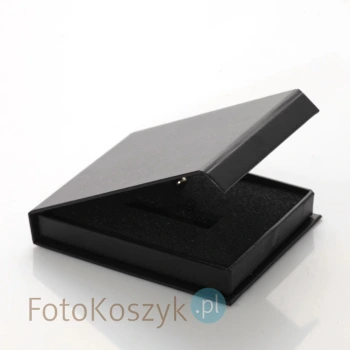 Czarne, uniwersalne pudełko na pendrive (magnes)