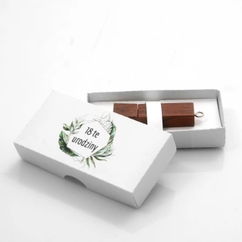 Pudełko na pendrive drewniany TS 18 urodziny