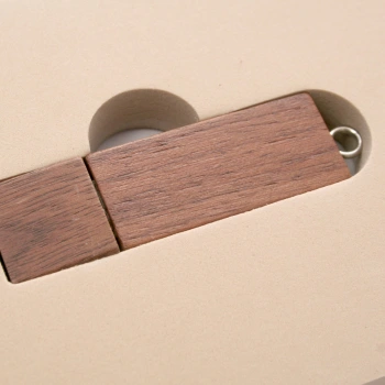 Pudełko na pendrive drewniany TS łąka