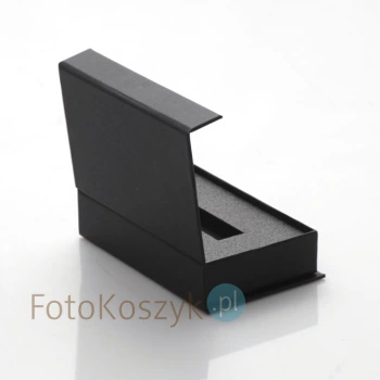 Czarne, duże pudełko na drewnianego pendrive'a