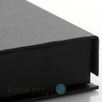 Czarne, duże pudełko na drewnianego pendrive'a