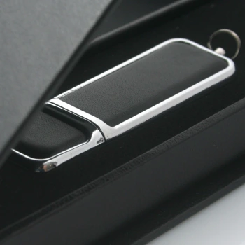 Zestaw czarny pendrive + pudełko do 50 zdjęć i pen