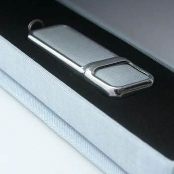 Zestaw pastel niebieski pendrive + pudełko do 50 zdjęć i pen