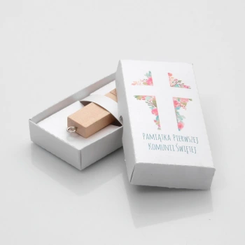 Pudełko na pendrive komunijny z drewna TS krzyż